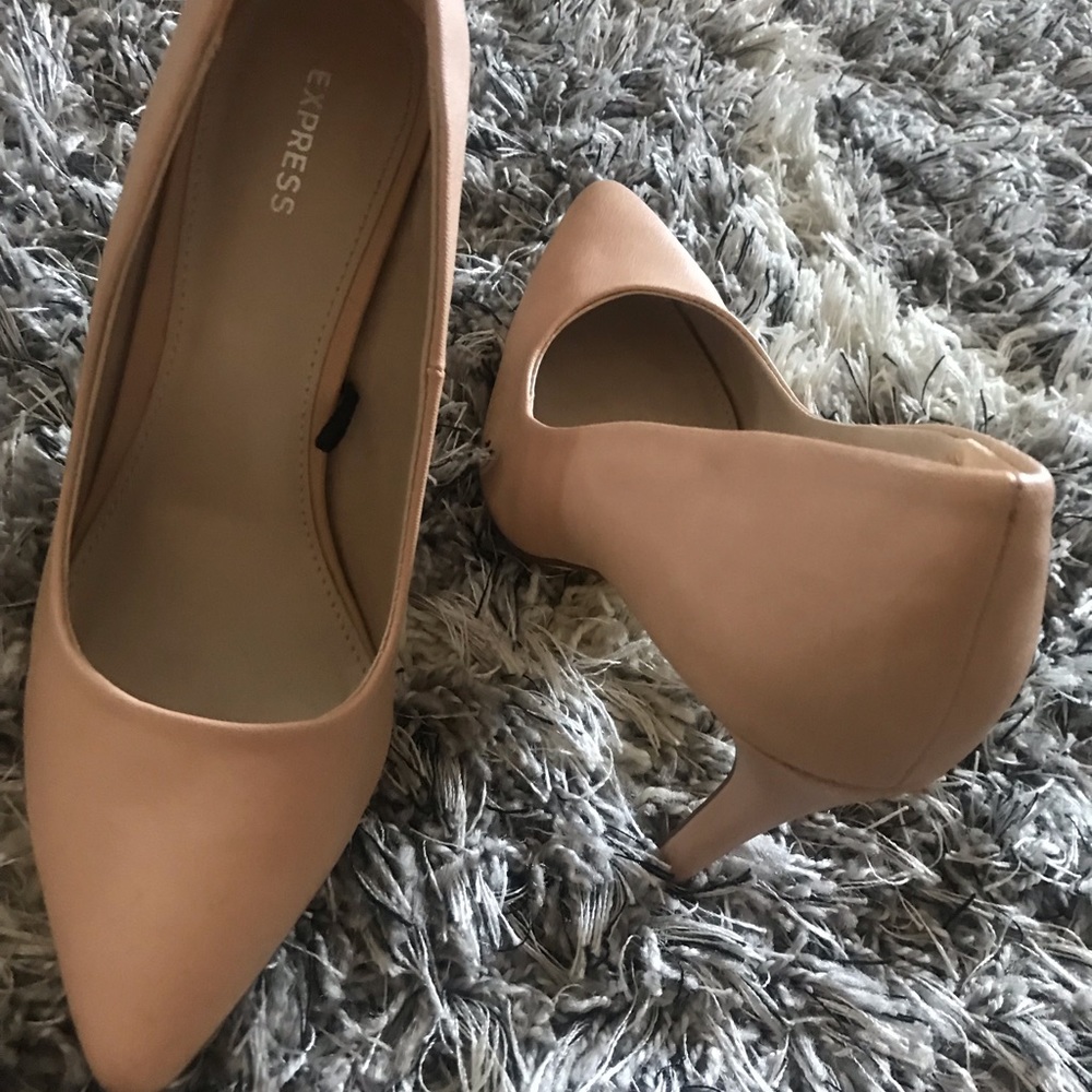 Express Pumps - Picture 3 of 4